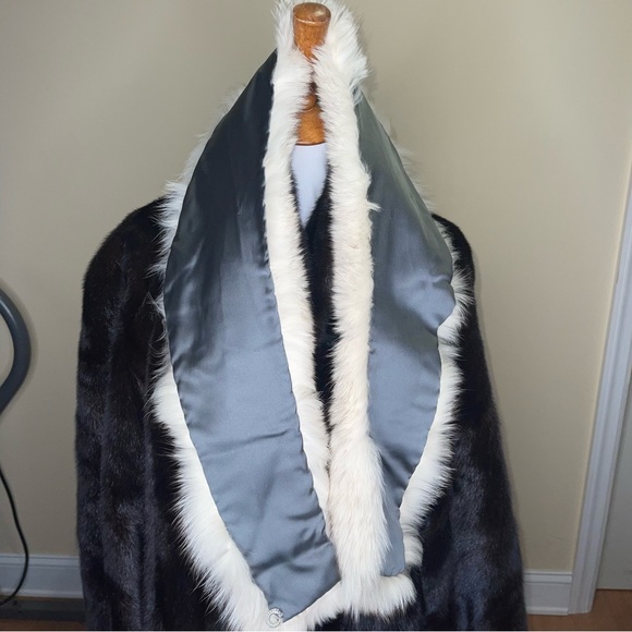 Flemington Furs Real Fur Stole - Picture 3 of 7